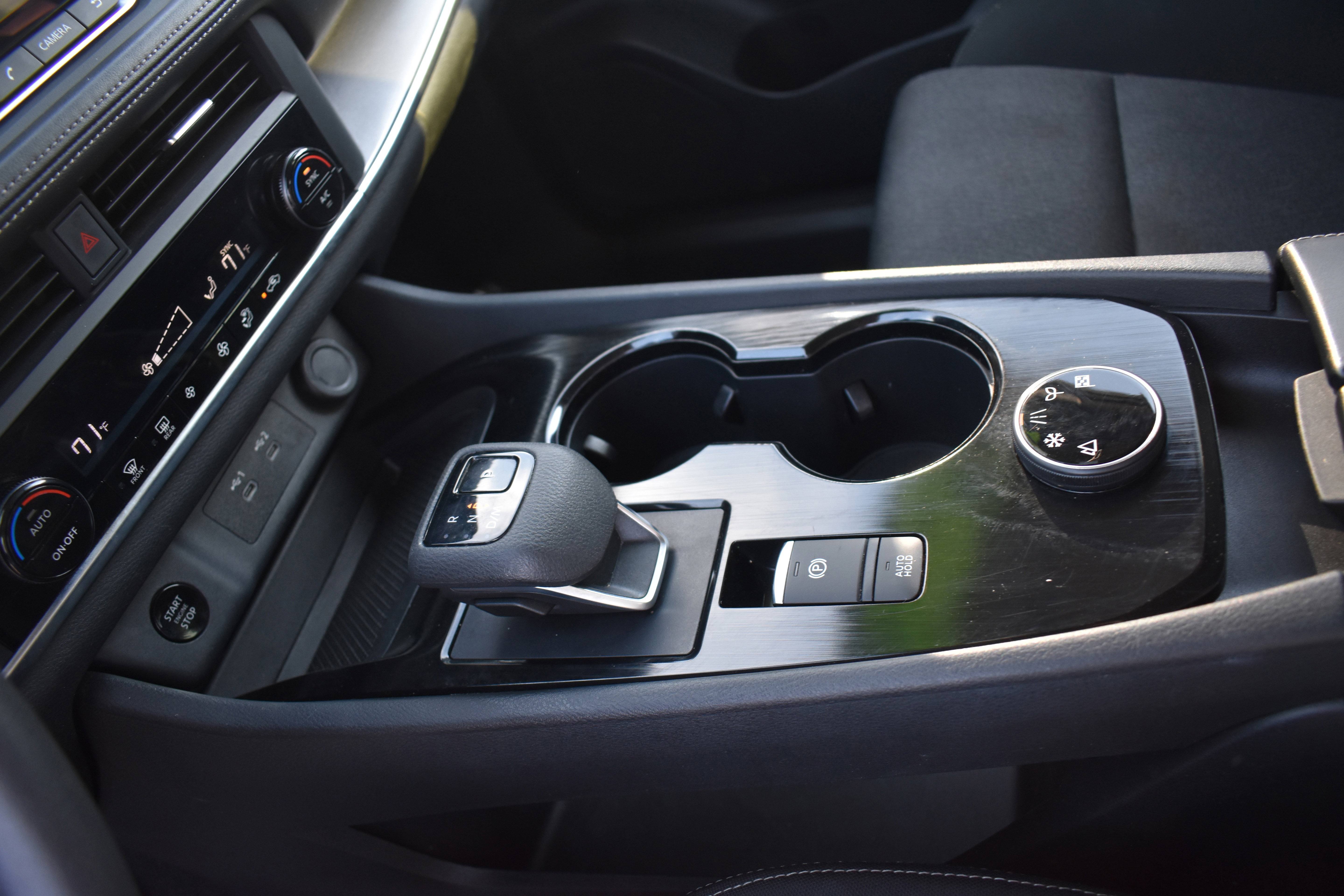 Used 2024 Nissan Rogue SV image 23