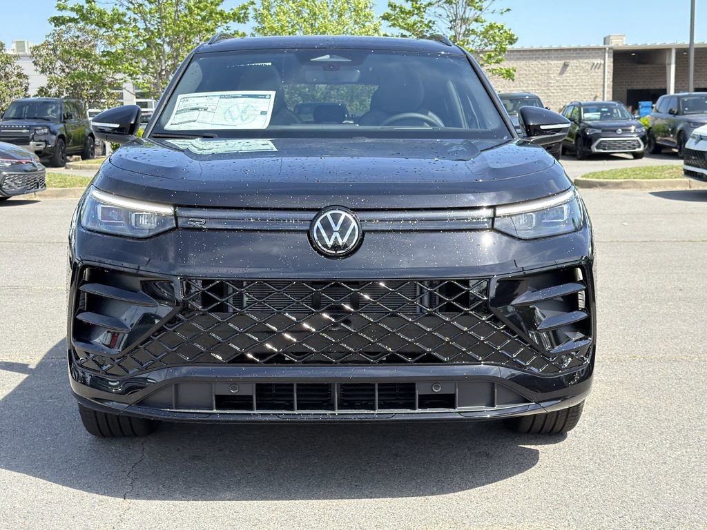 New 2026 Volkswagen Tiguan SE R-Line FWD image 8