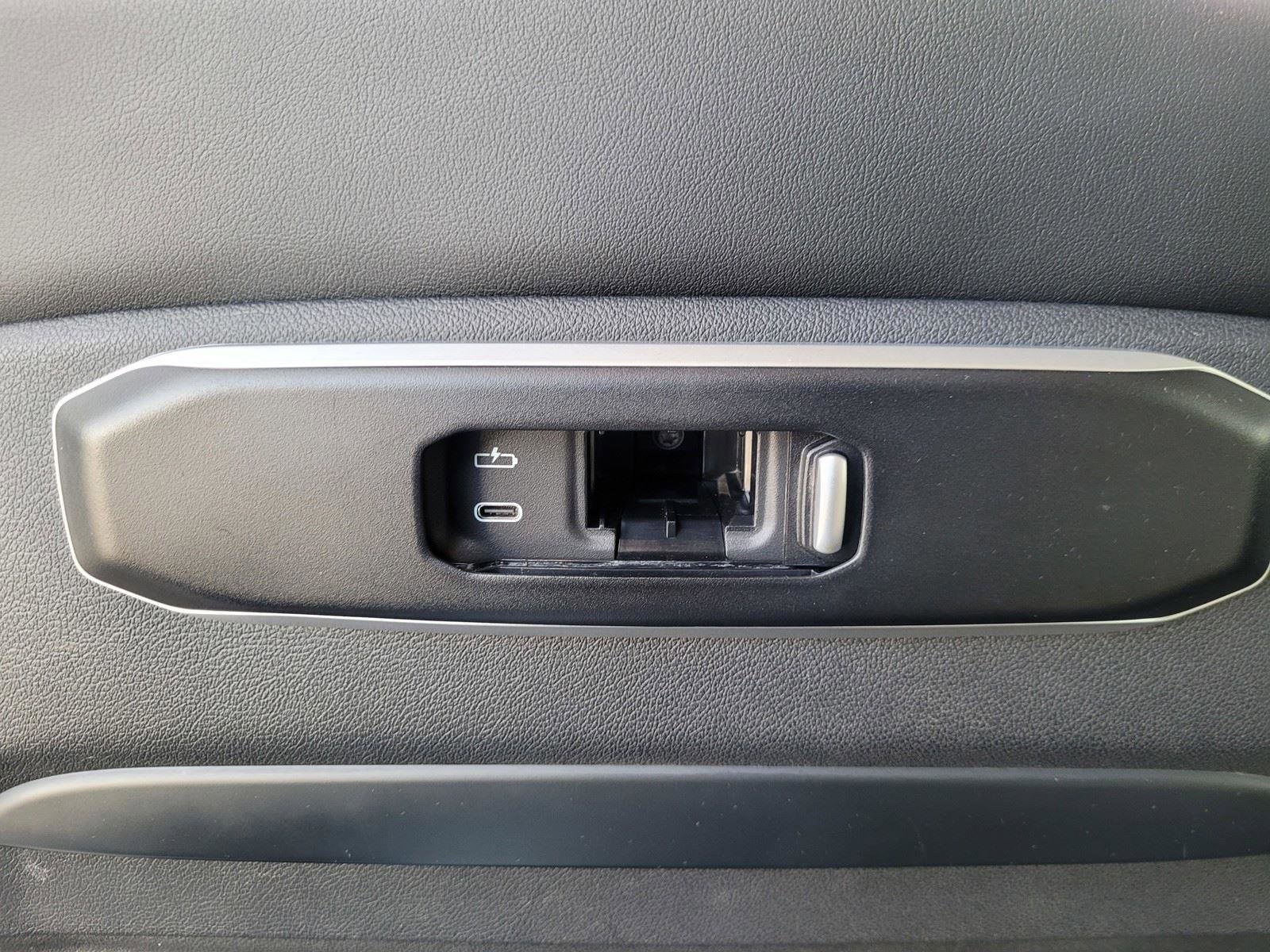 Certified 2024 BMW X7 xDrive40i image 16