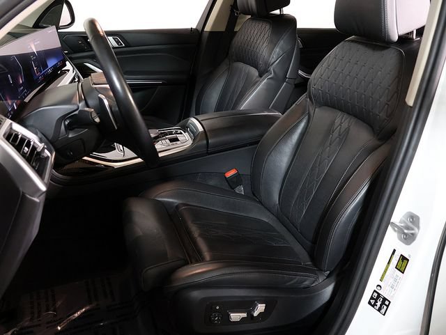 Used 2025 BMW X7 xDrive40i AWD/4WD image 4