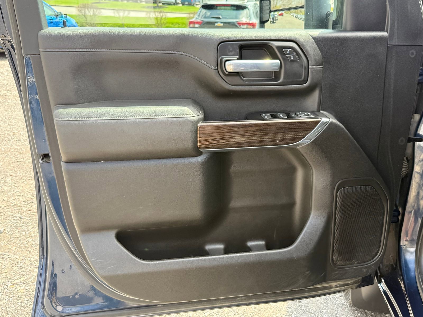 Certified 2022 Chevrolet Silverado 2500 LT w/ Convenience Package image 15