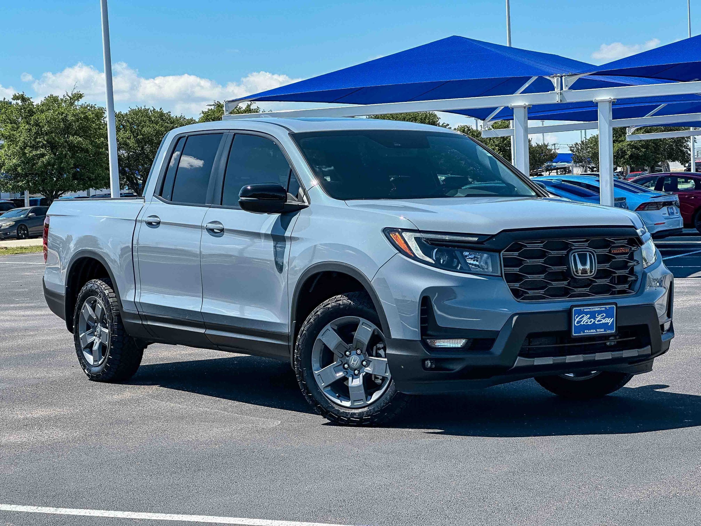 Used 2025 Honda Ridgeline TrailSport image 2
