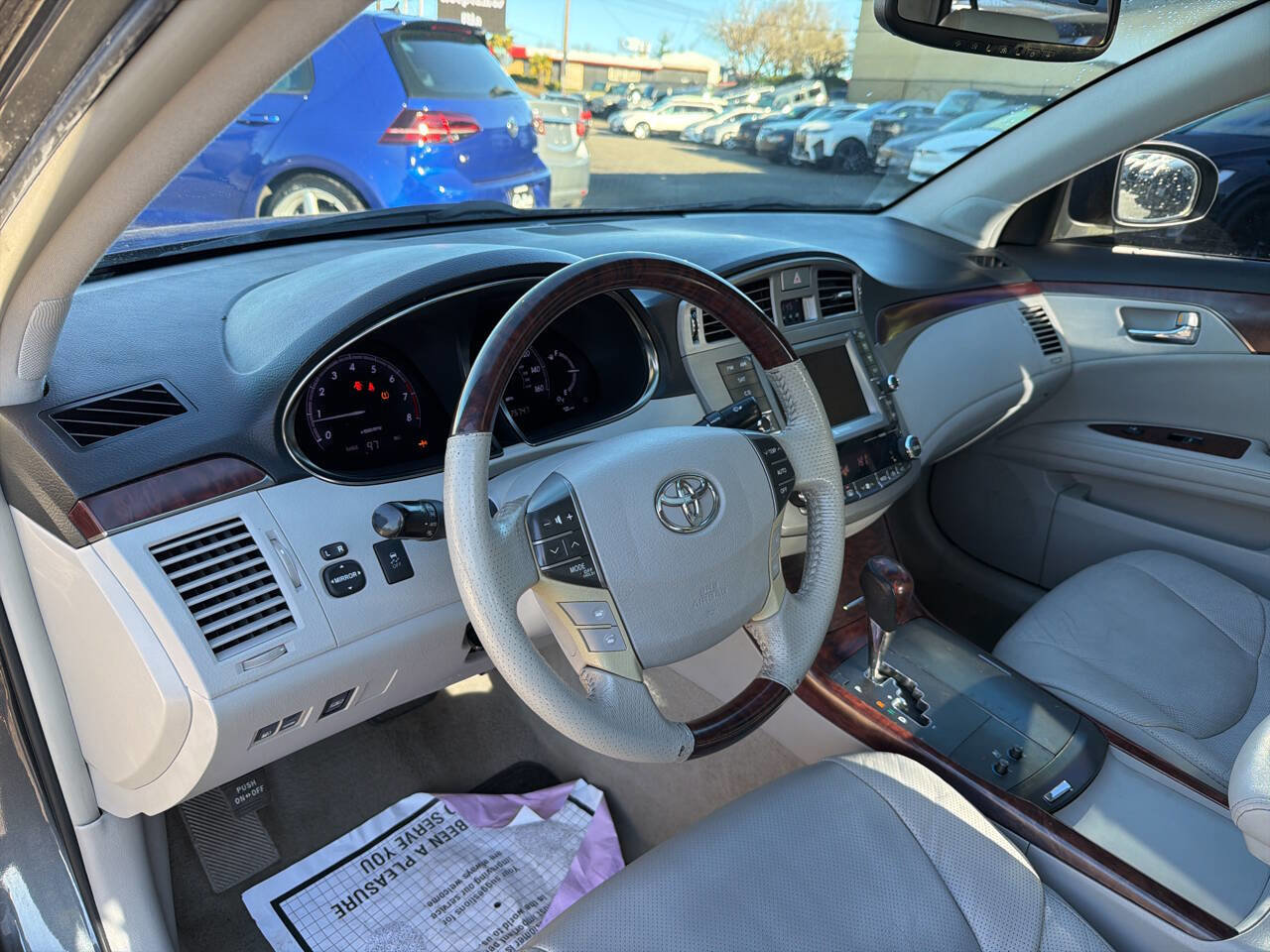 Used 2011 Toyota Avalon Limited image 28