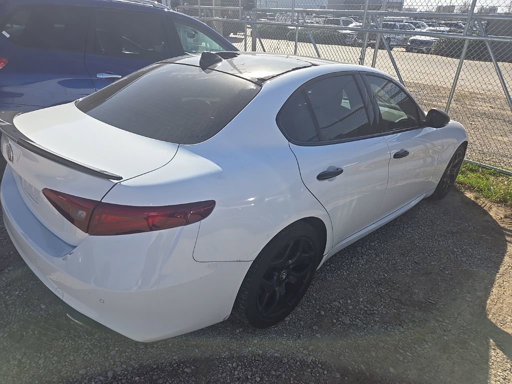Used 2021 Alfa Romeo Giulia Sprint w/ Nero Edizione image 3