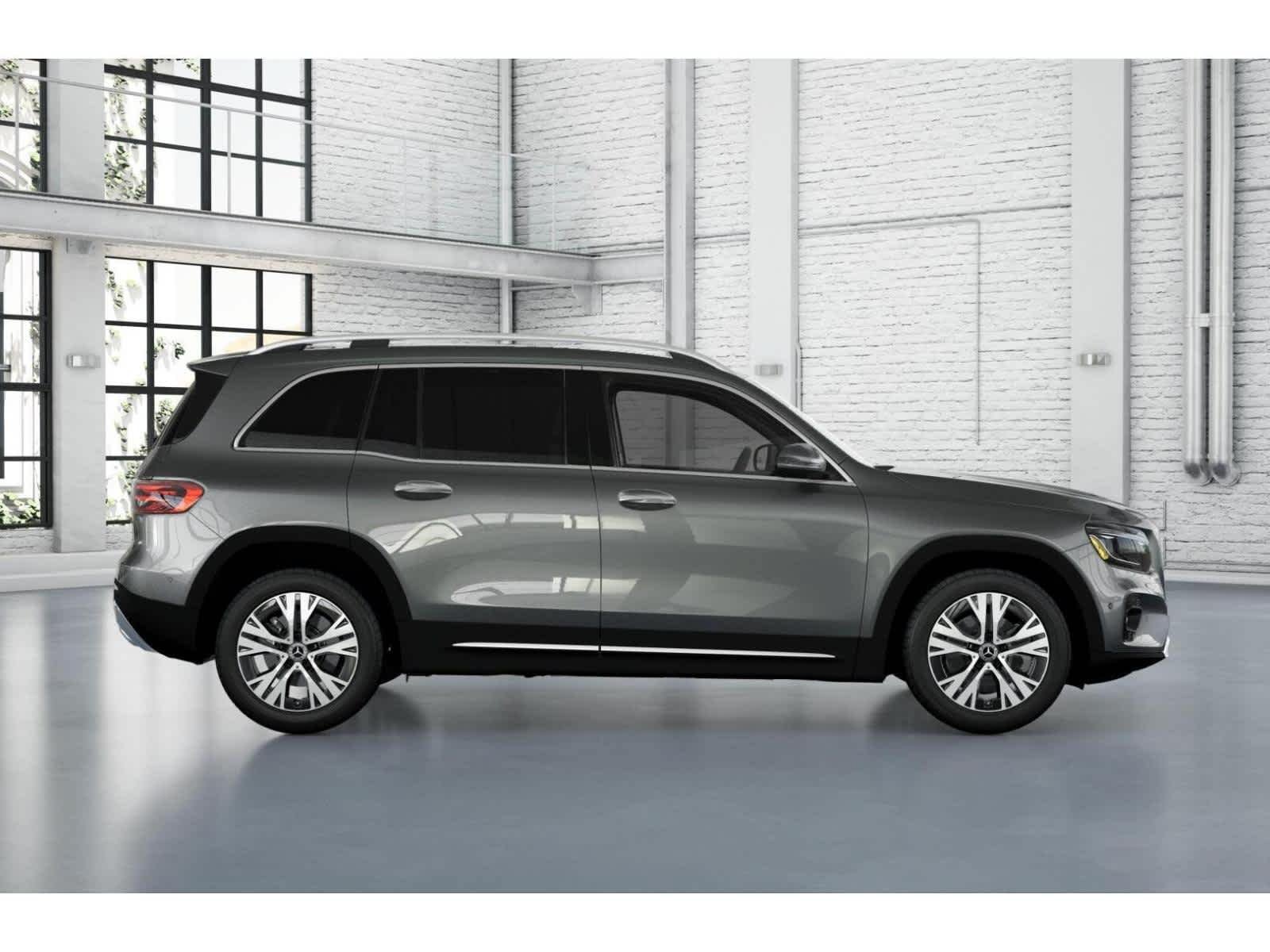 Used 2026 Mercedes-Benz GLB 250 4MATIC image 2