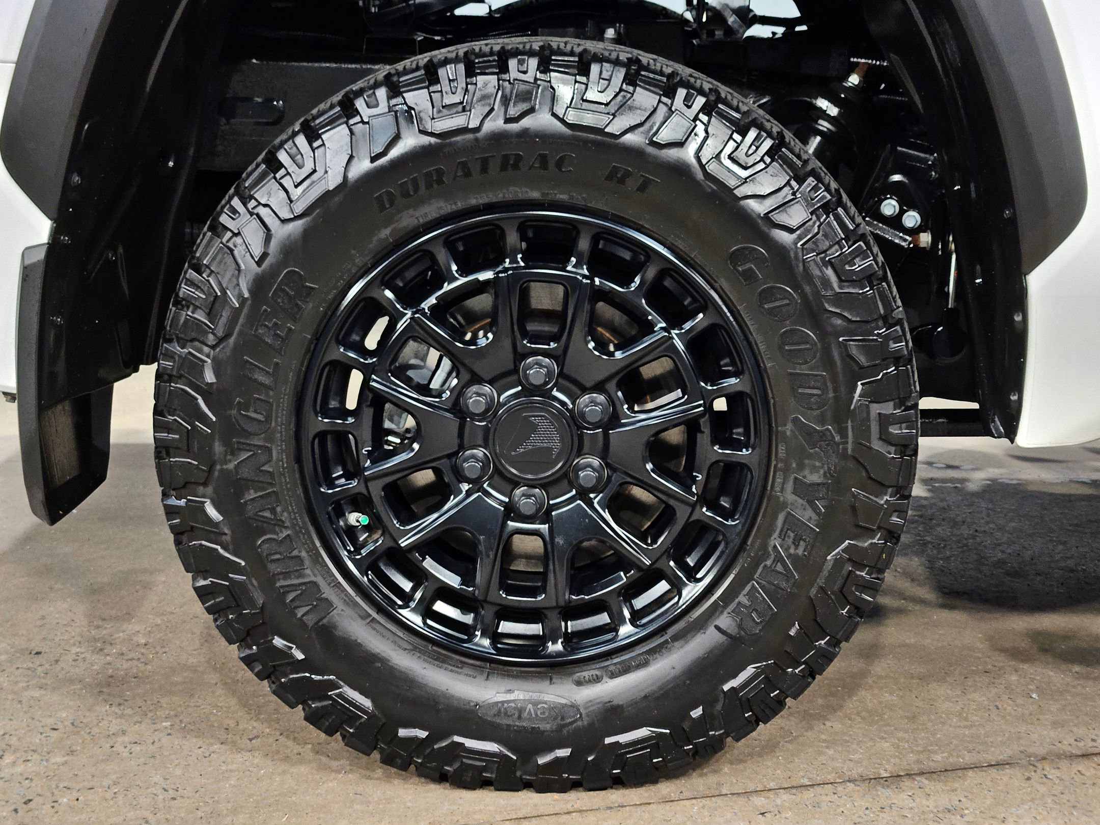 Used 2025 Toyota Tundra SR5 AWD/4WD image 17