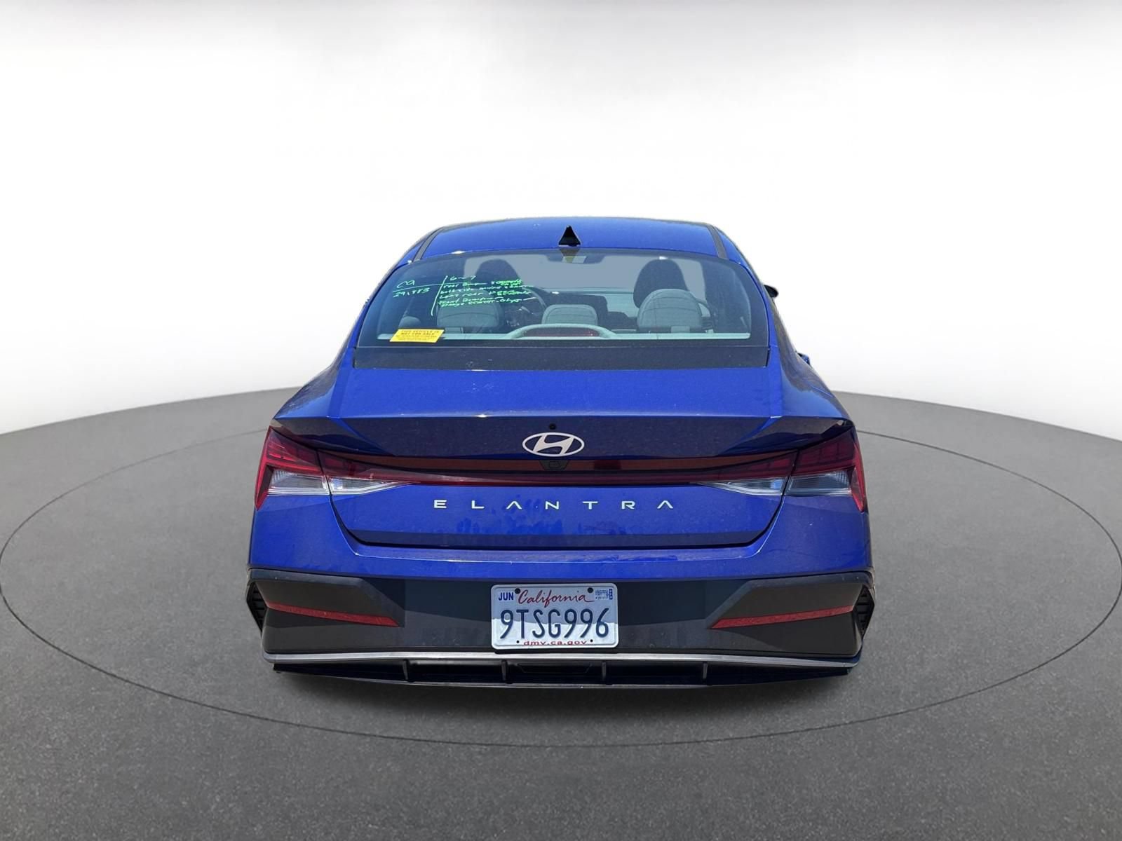 Used 2025 Hyundai Elantra SEL FWD image 6