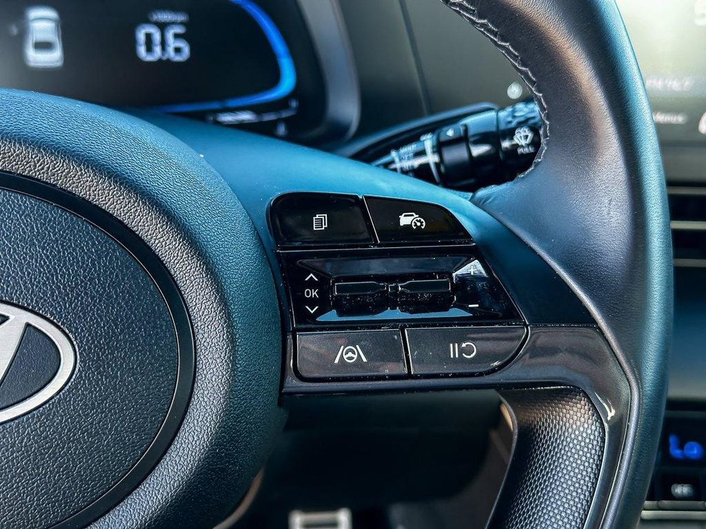 Used 2025 Hyundai Elantra Sport image 19