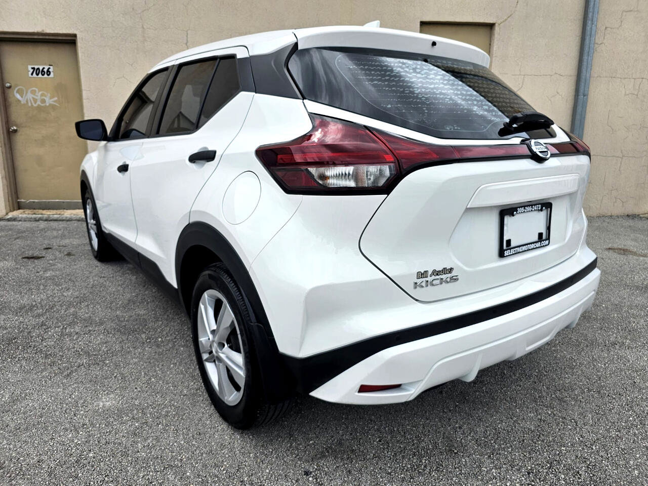 Used 2021 Nissan Kicks S image 7