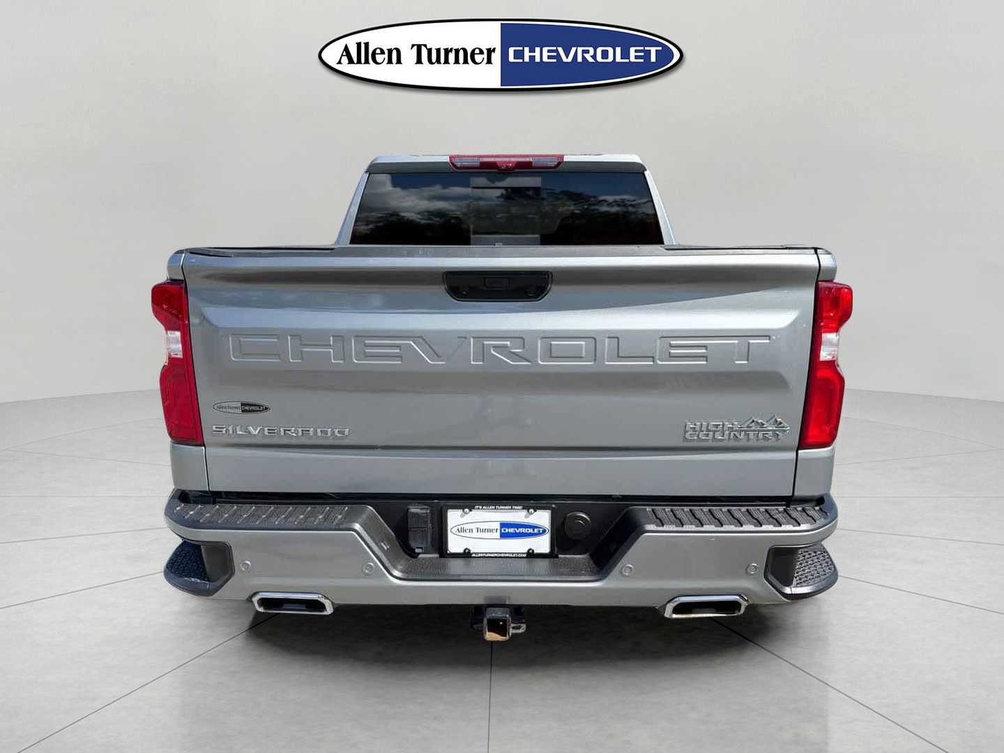 Used 2024 Chevrolet Silverado 1500 High Country w/ Technology Package image 5