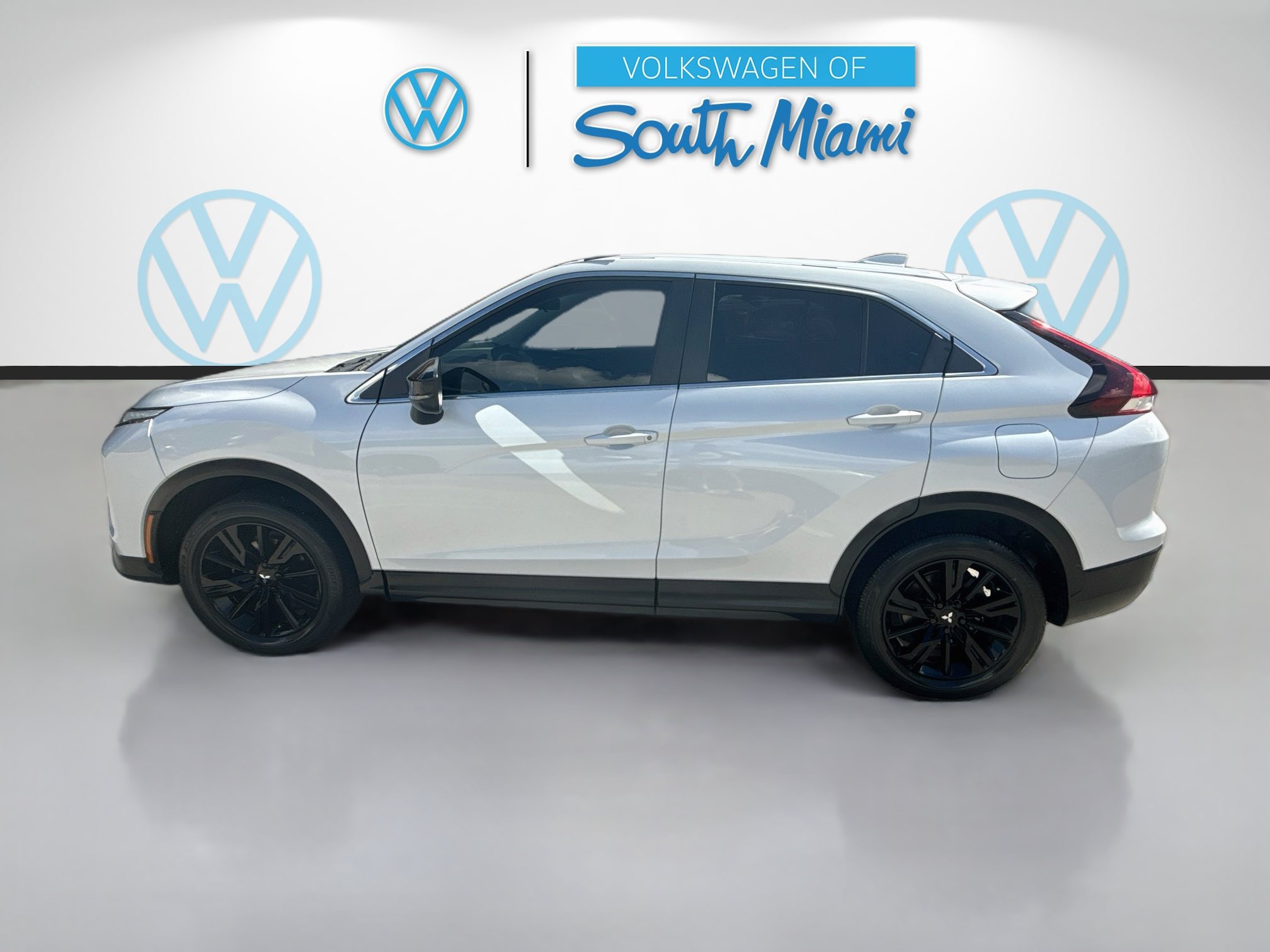 Used 2023 Mitsubishi Eclipse Cross LE AWD/4WD image 4