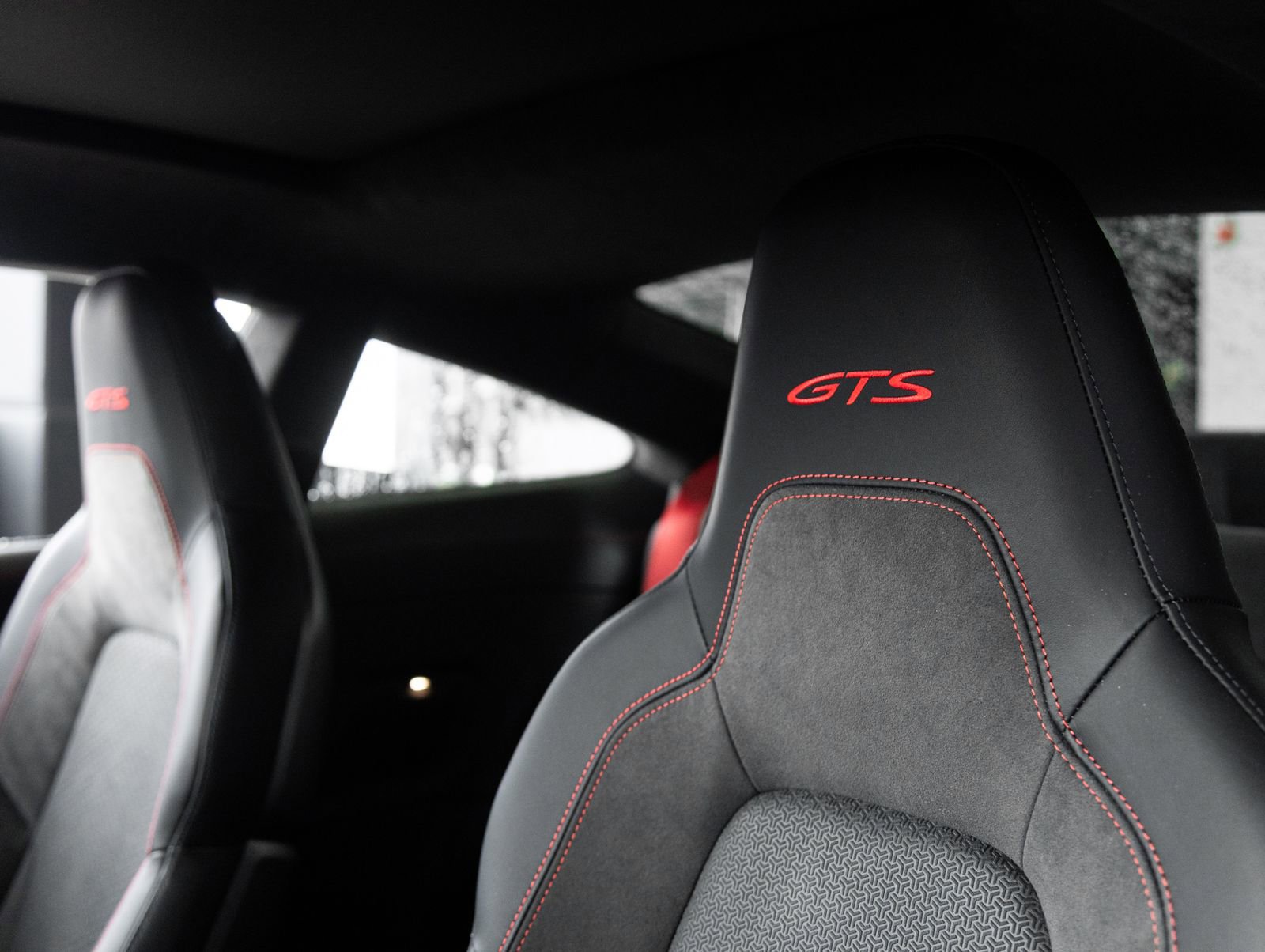 Certified 2025 Porsche 911 Carrera GTS RWD image 23