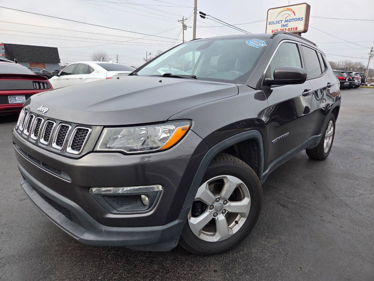 Used 2018 Jeep Compass Latitude w/ Popular Equipment Group AWD/4WD image 2