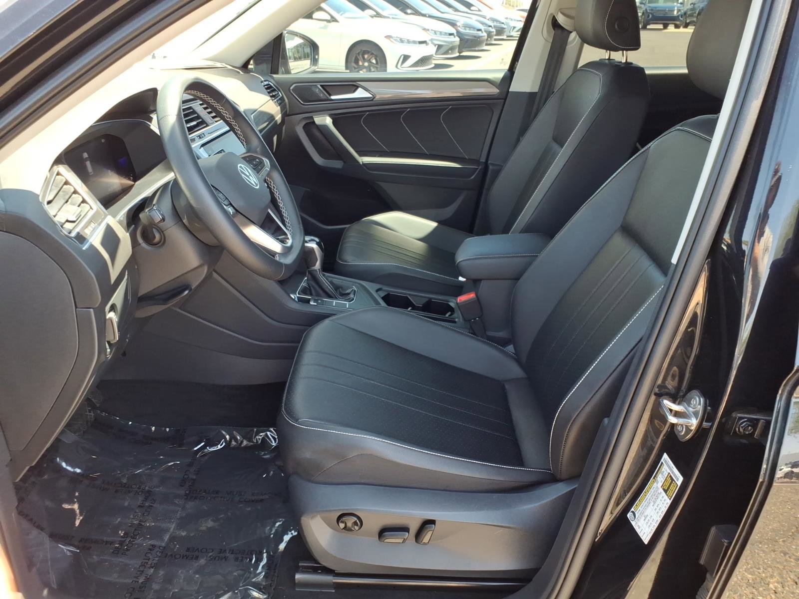 Certified 2022 Volkswagen Tiguan SE FWD image 19