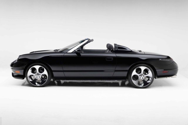Used 2002 Ford Thunderbird Deluxe image 13