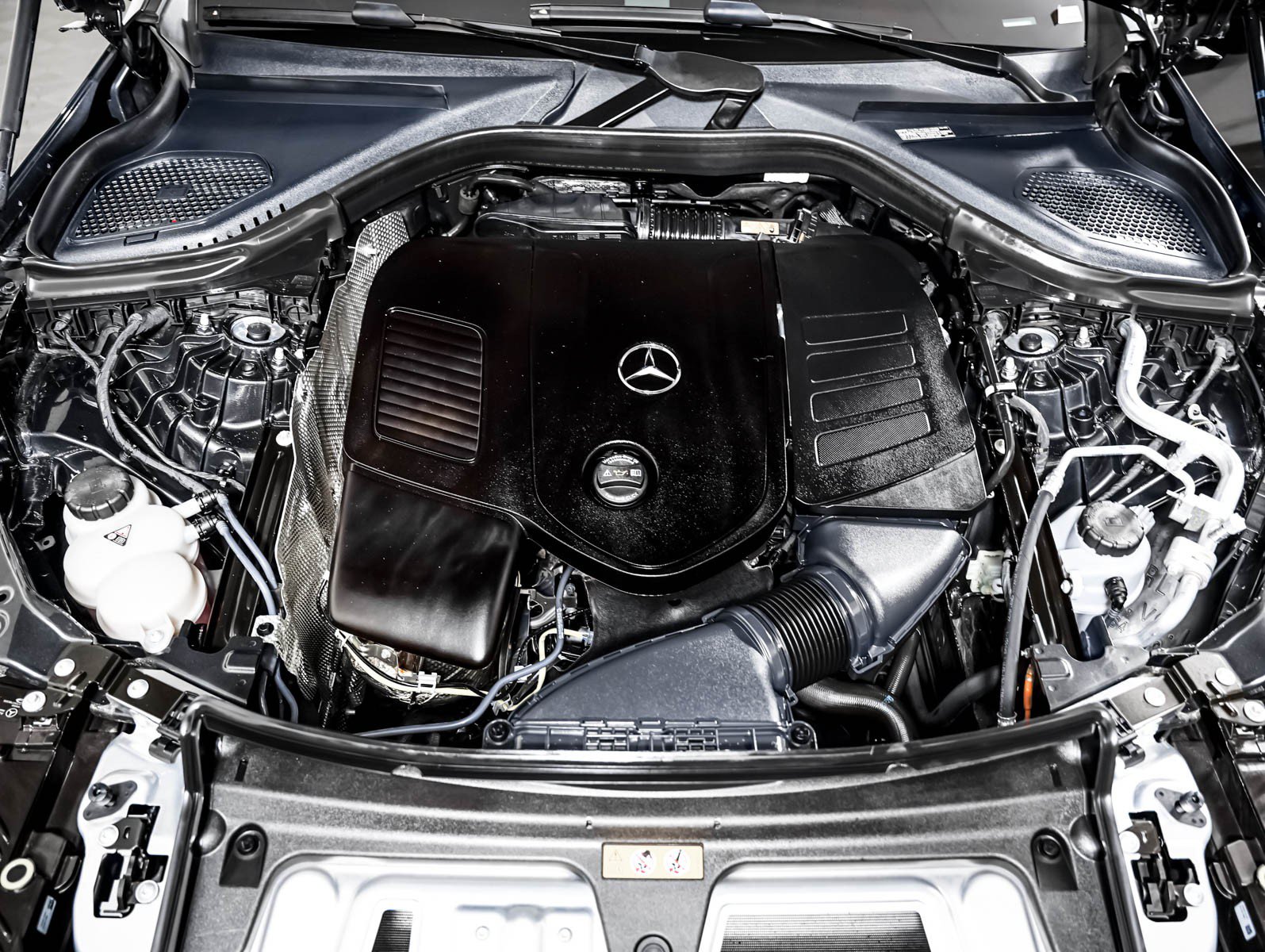 Certified 2026 Mercedes-Benz GLC 300 image 3