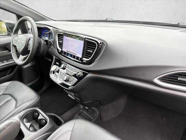 Used 2025 Chrysler Pacifica Select FWD image 29