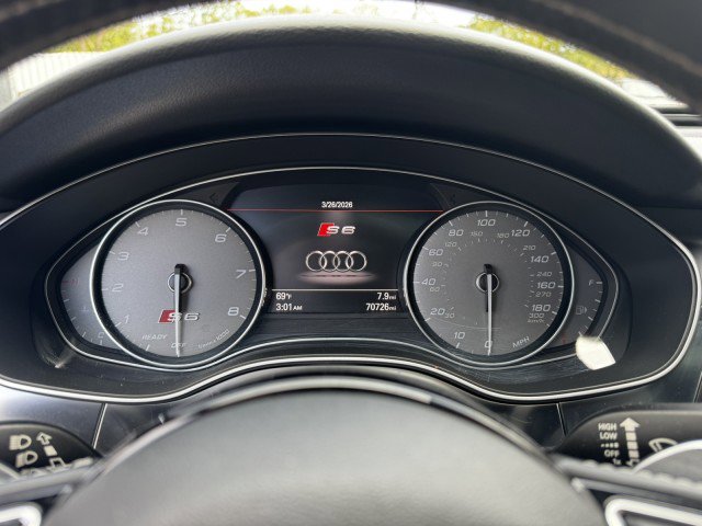 Used 2018 Audi S6 Prestige w/ Prestige Package image 19