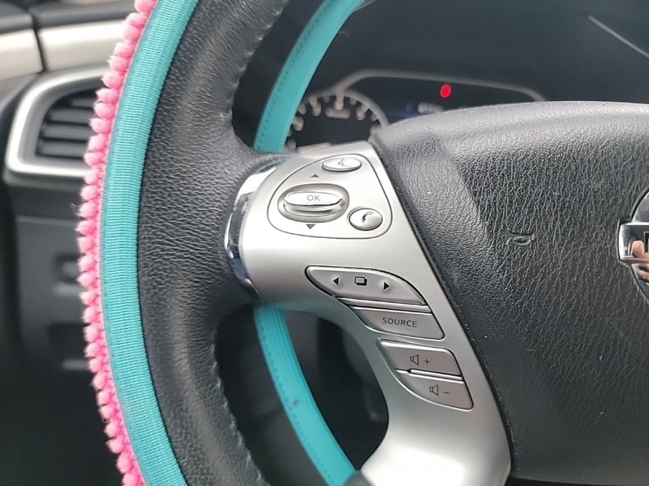 Used 2017 Nissan Murano SV image 16