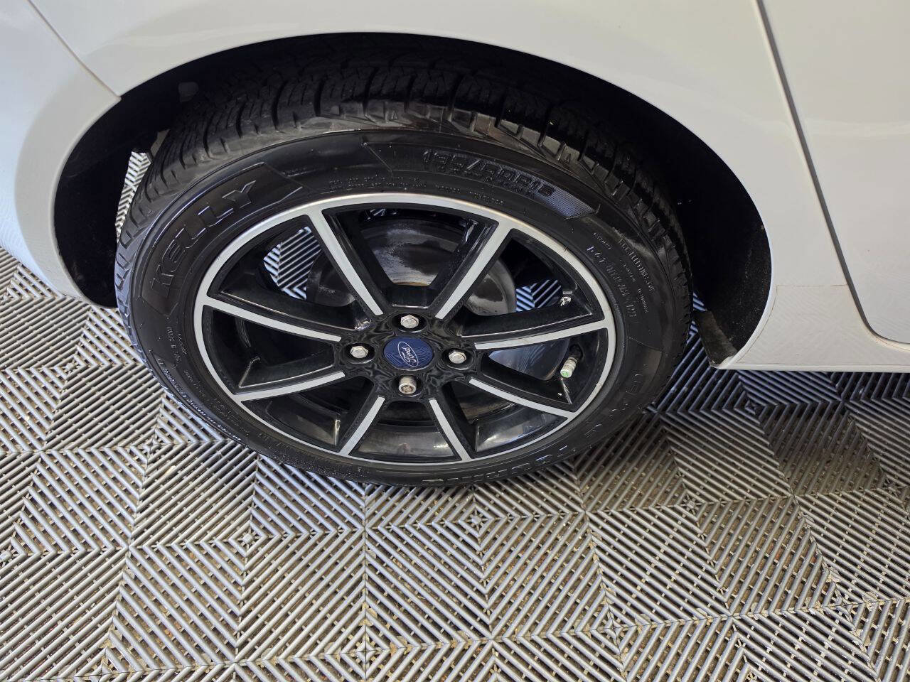 Used 2018 Ford Fiesta SE FWD image 35