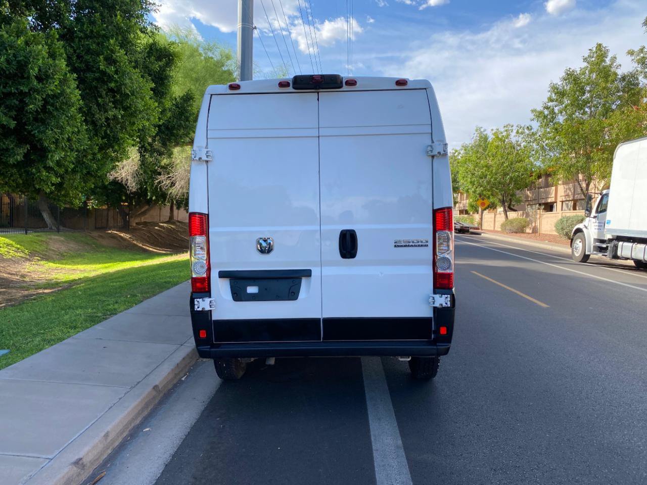 Used 2022 RAM ProMaster 2500 w/ Convenience Group FWD image 8