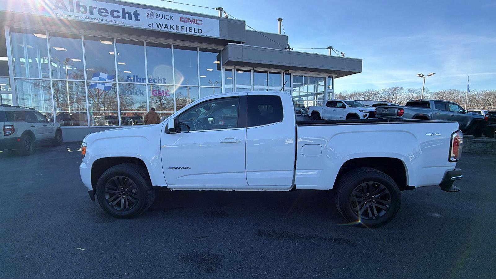 Certified 2020 GMC Canyon SLE w/ Elevation Edition image 4