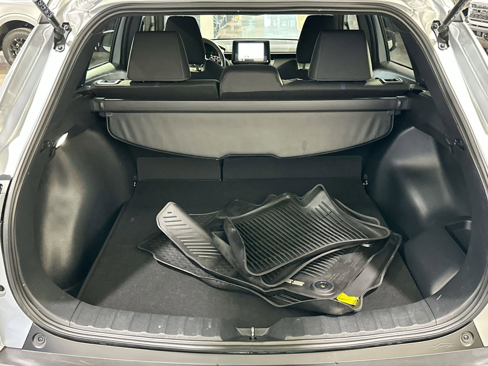 Used 2024 Toyota Corolla Cross SE w/ Moonroof Package image 33