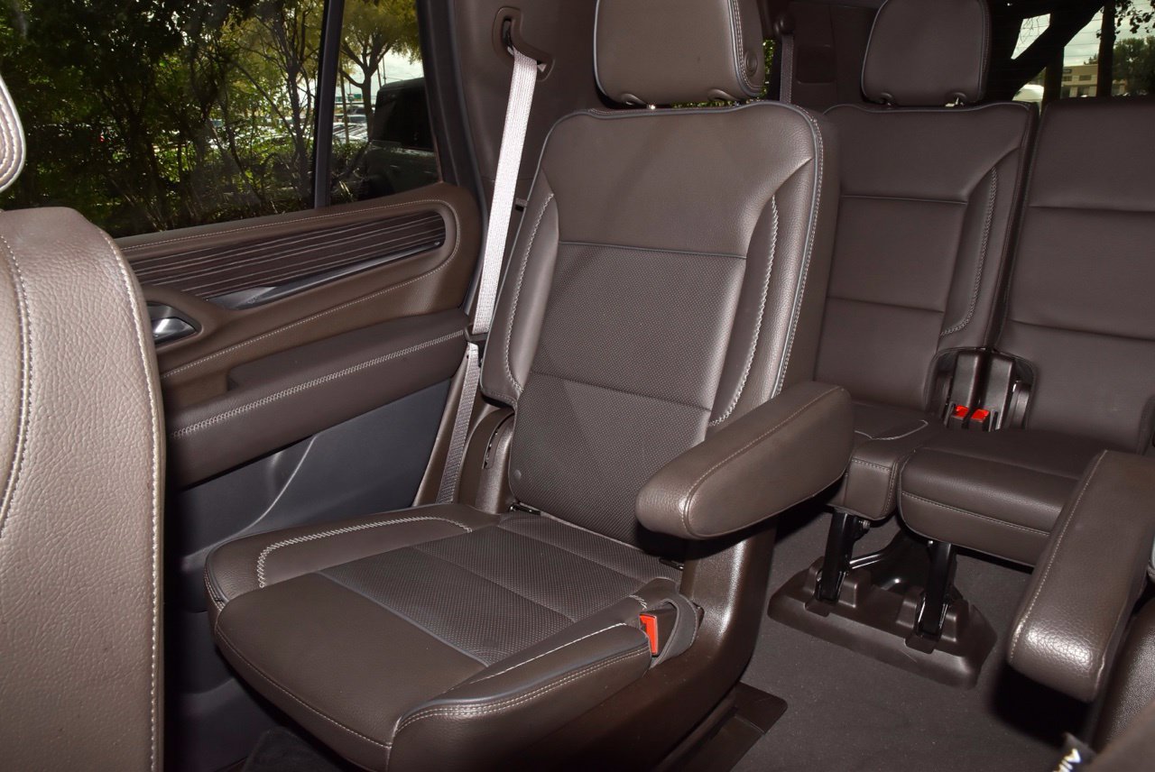 Used 2024 GMC Yukon Denali w/ LPO, Floor Liner Package AWD/4WD image 20