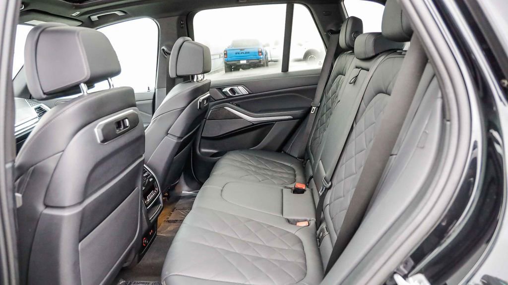 Used 2024 BMW X5 xDrive40i w/ Premium Package image 23