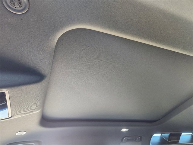 New 2024 Land Rover Defender 110 S image 24