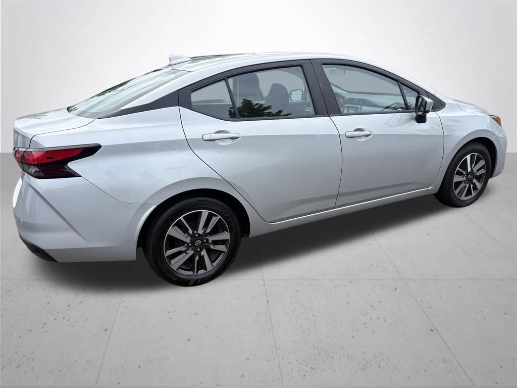 Used 2025 Nissan Versa SV FWD image 5