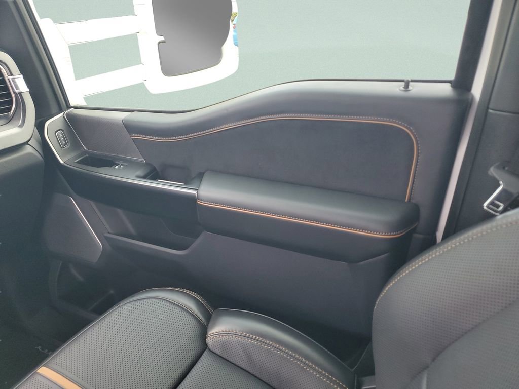 Used 2023 Ford F450 Platinum w/ FX4 Off-Road Package image 20