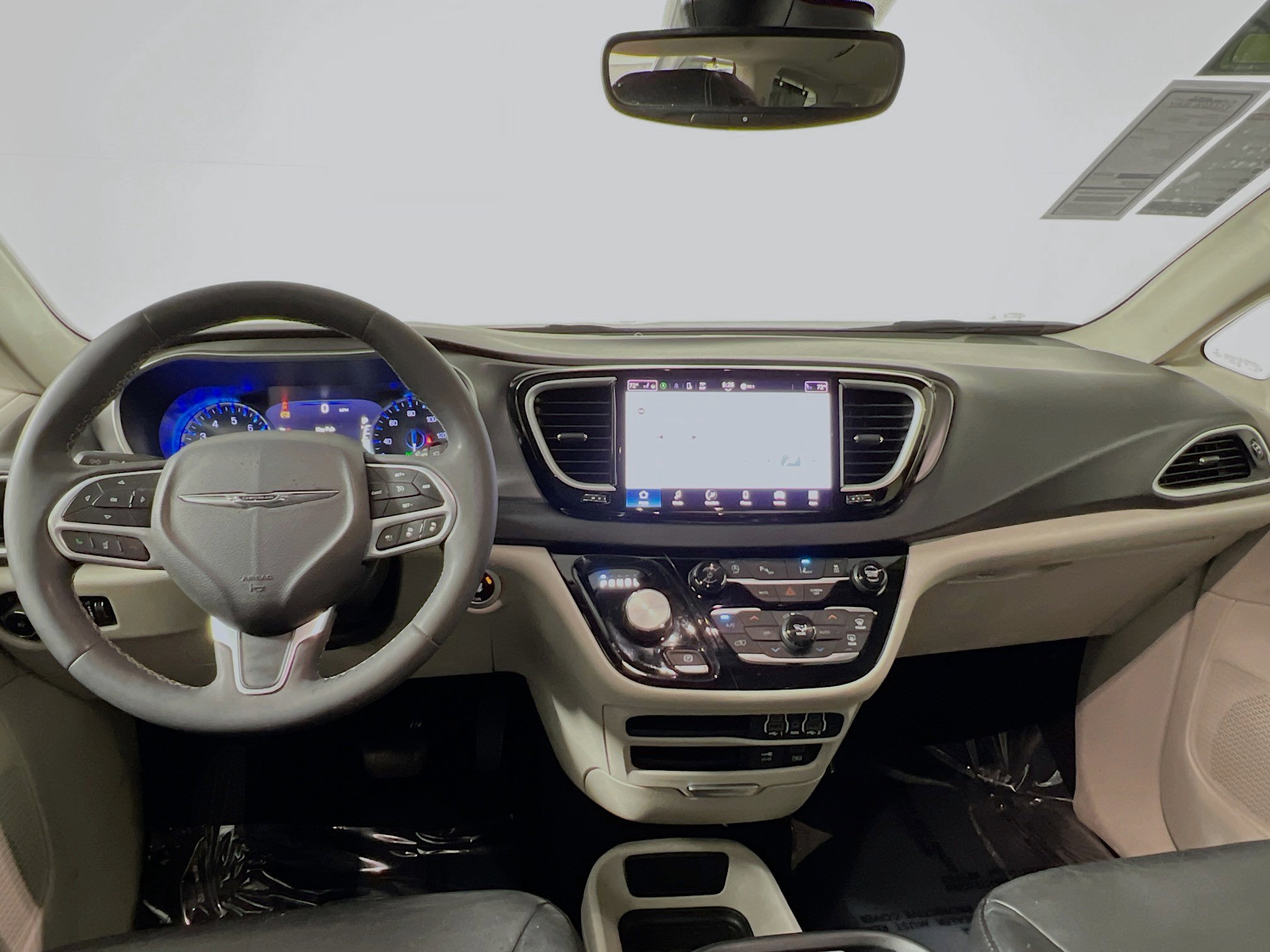 Used 2022 Chrysler Pacifica Touring-L image 30