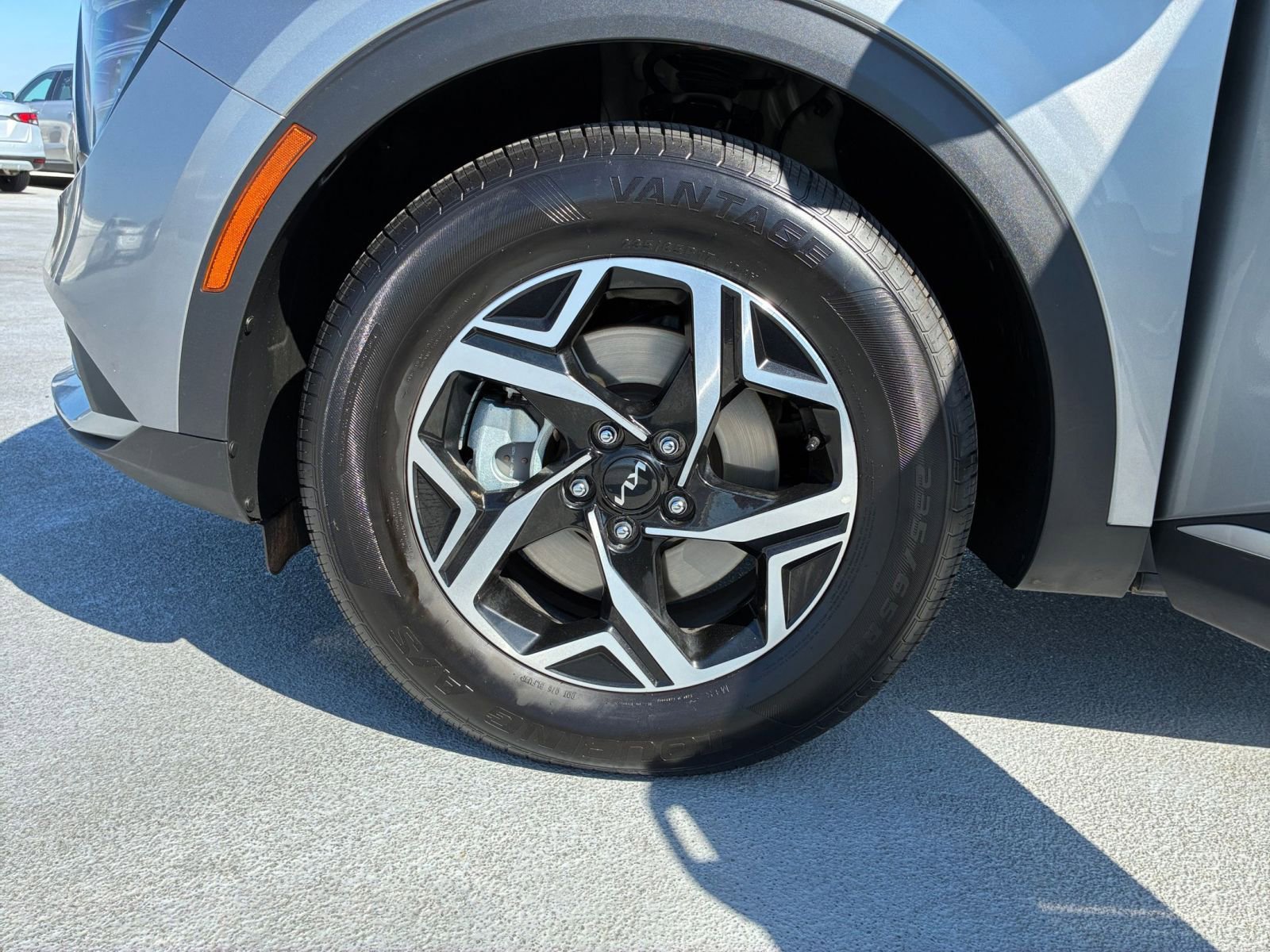 Used 2025 Kia Sportage LX FWD image 29