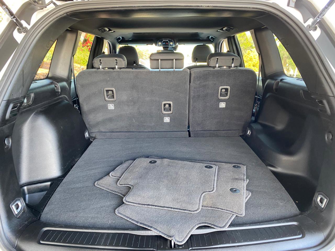 Used 2024 Jeep Grand Cherokee Laredo X w/ Trailer Tow Package AWD/4WD image 7