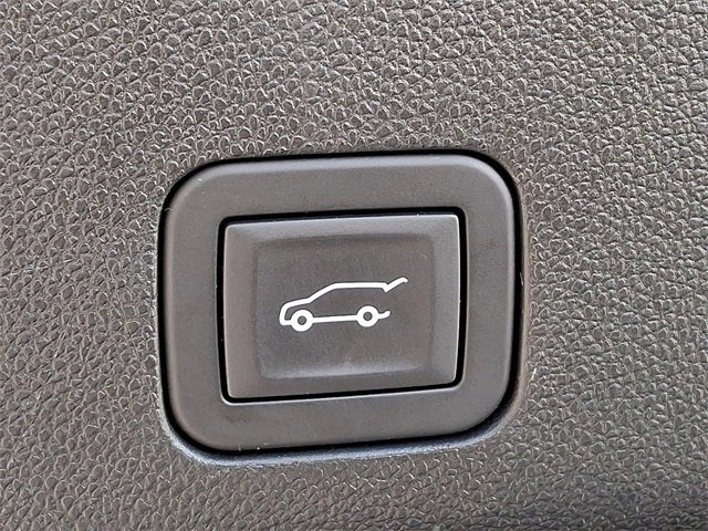 Certified 2025 GMC Yukon XL Denali image 29