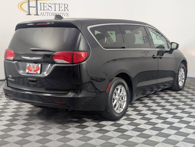Certified 2023 Chrysler Voyager LX image 7