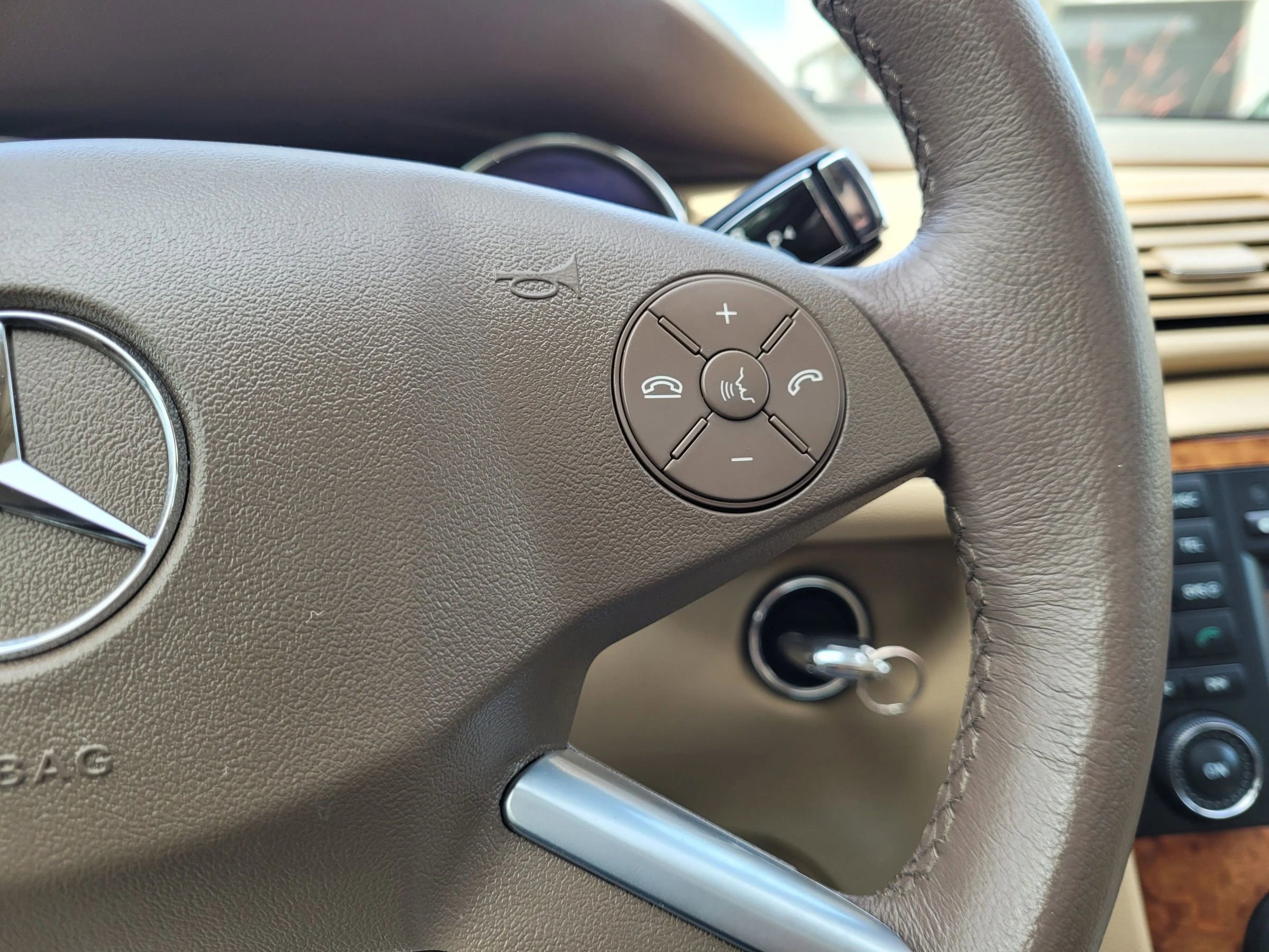 Used 2009 Mercedes-Benz R 350 4MATIC image 28