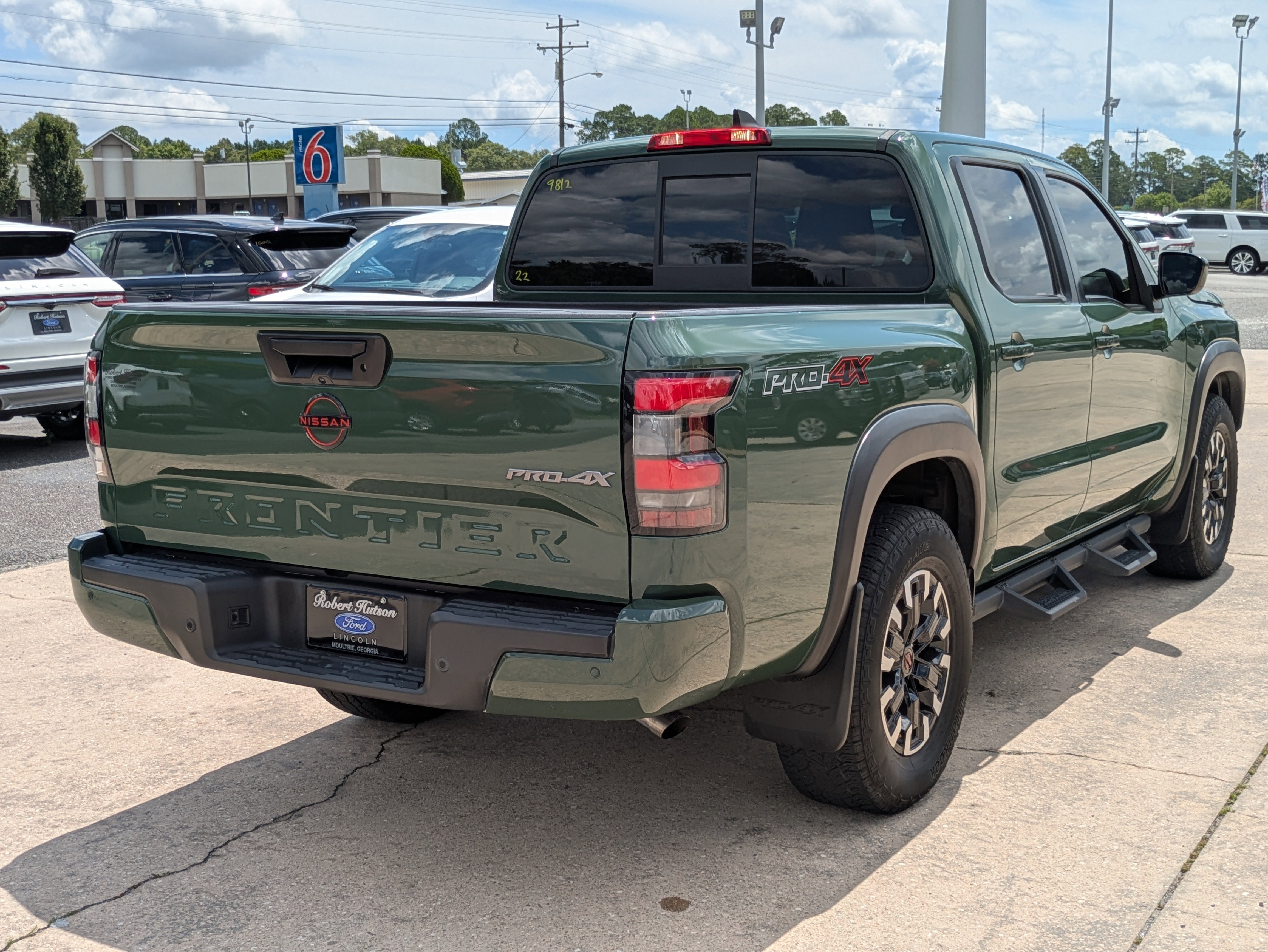 Used 2022 Nissan Frontier PRO-4X w/ Technology Package image 7
