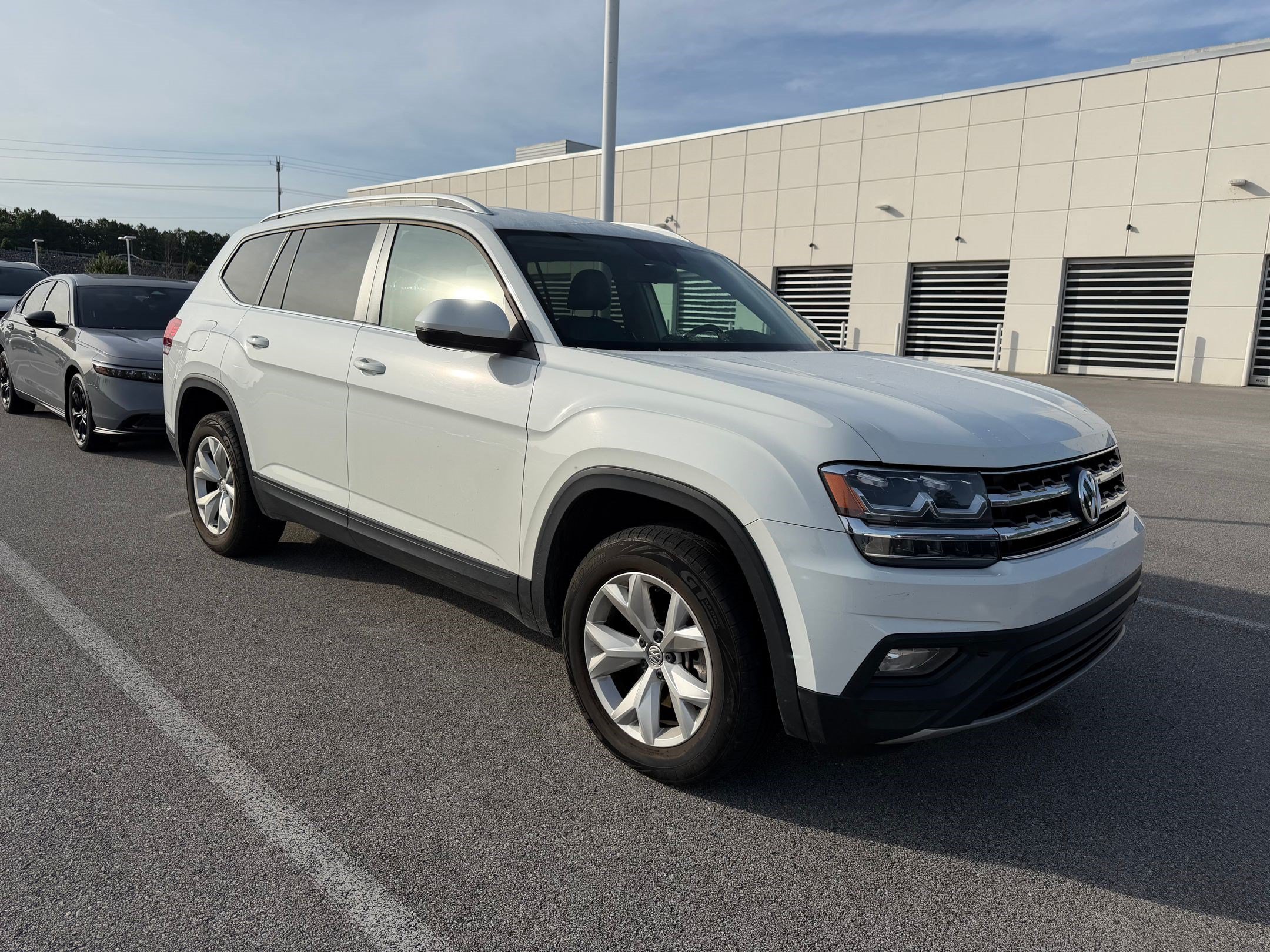 Used 2018 Volkswagen Atlas SE AWD/4WD image 4