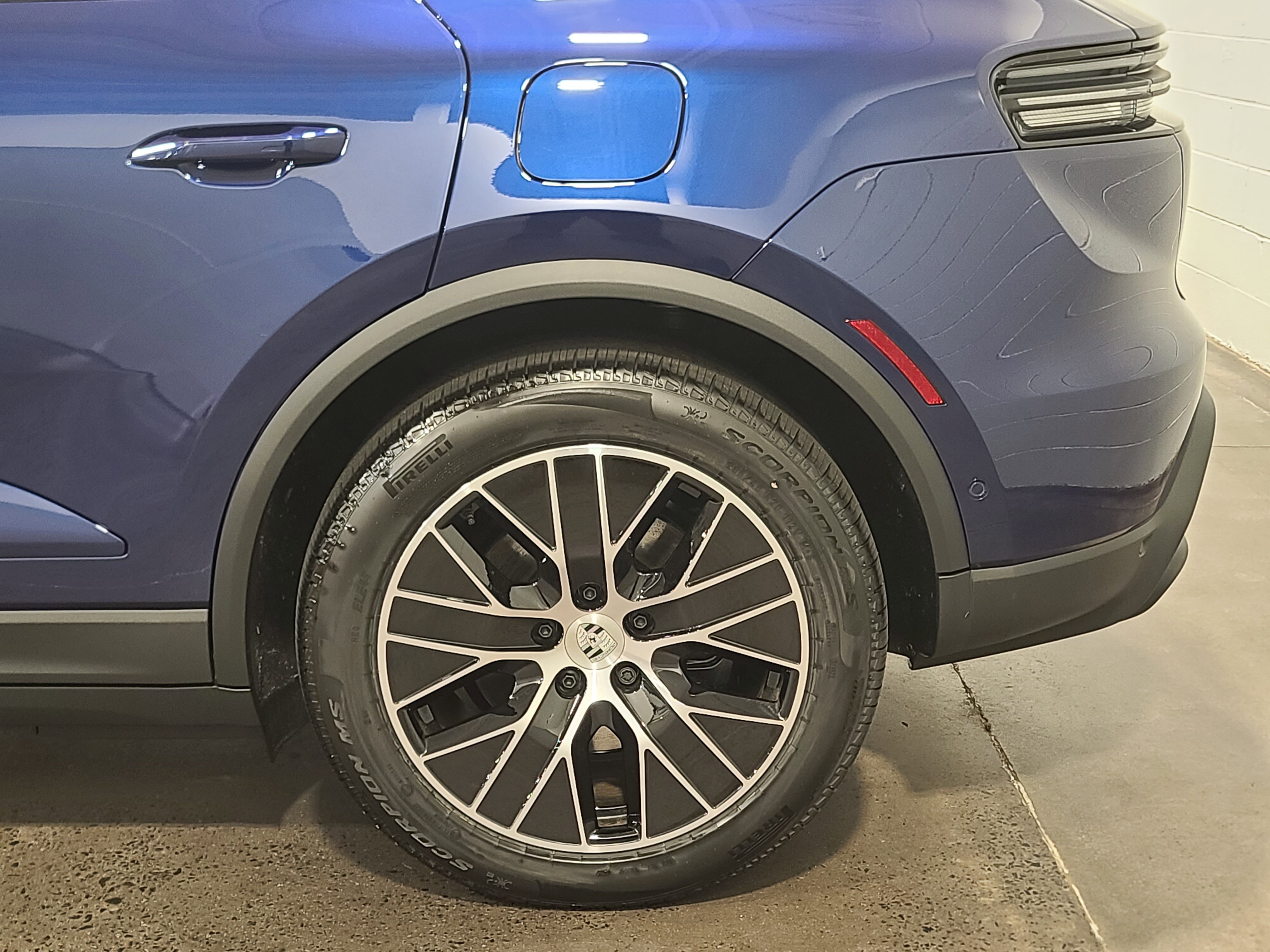 New 2026 Porsche Macan Electric RWD image 35