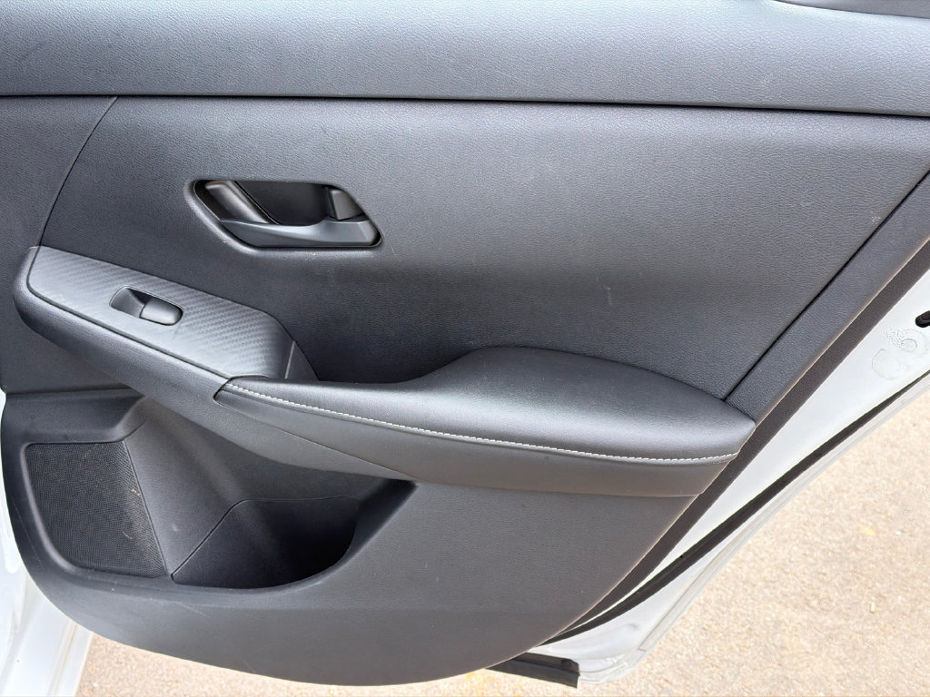 Used 2024 Nissan Sentra SV FWD image 16