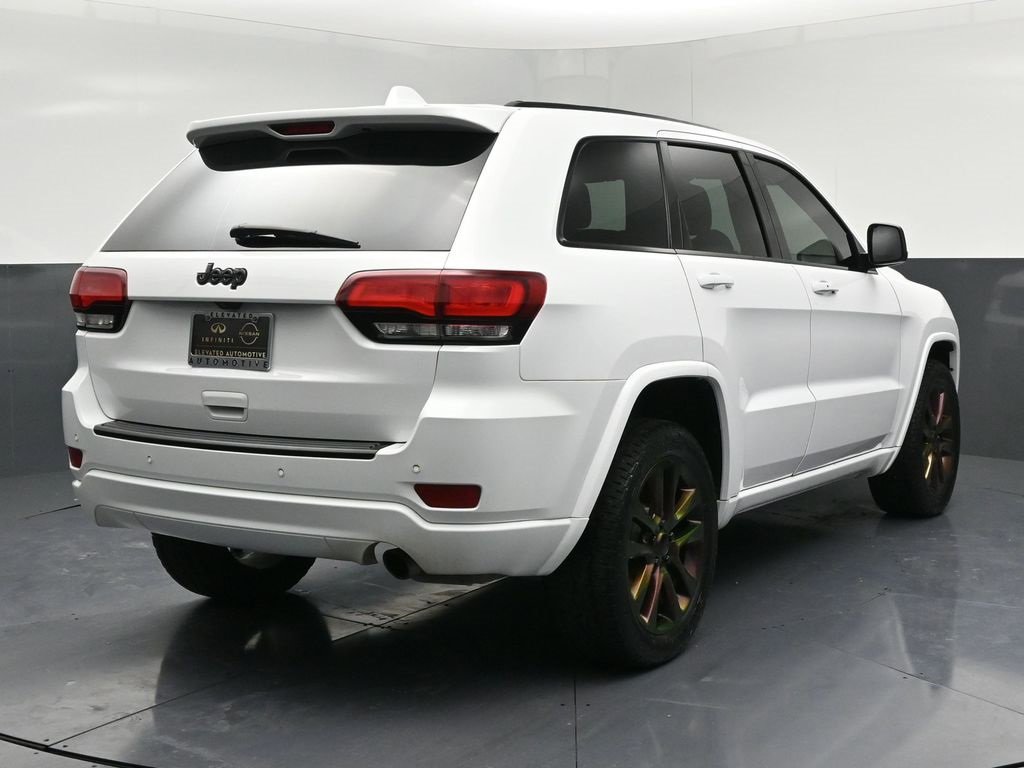 Used 2018 Jeep Grand Cherokee Altitude image 4
