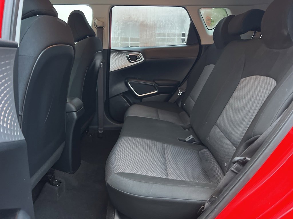 Used 2022 Kia Soul LX image 22