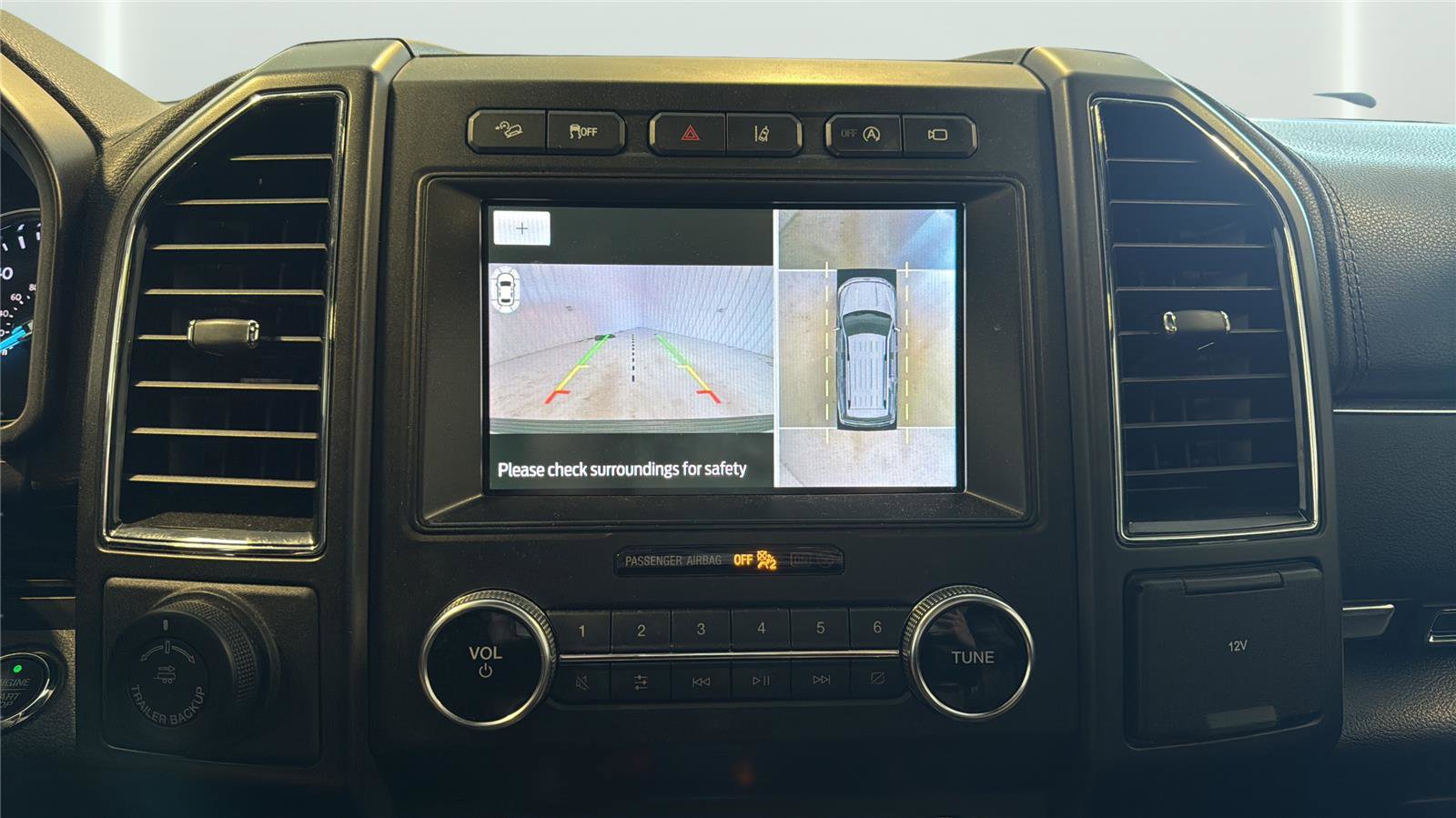Used 2020 Ford Expedition Limited w/ Special Edition Package AWD/4WD image 19