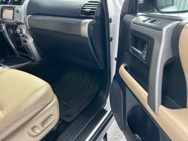 Used 2014 Toyota 4Runner SR5 Premium image 13