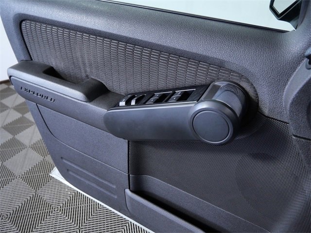 Used 2009 Ford Explorer Sport Trac XLT image 24