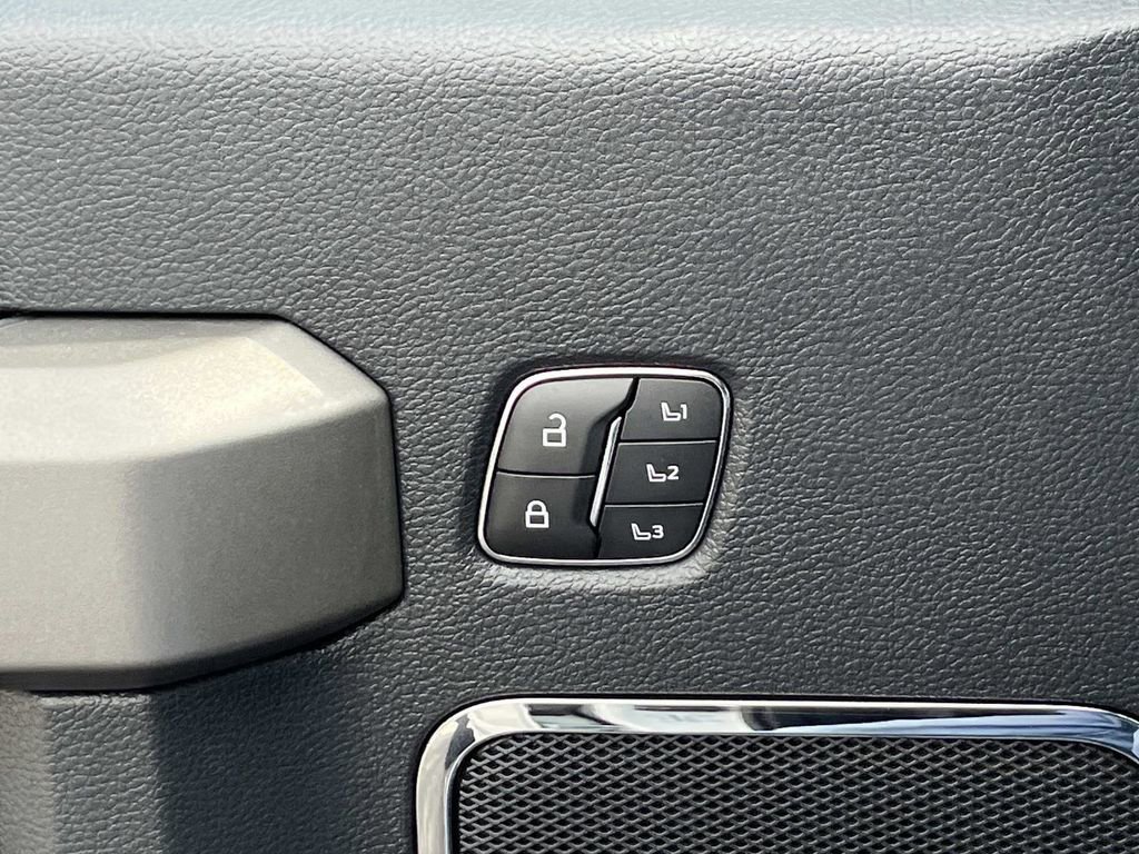 Used 2022 Ford F250 Platinum image 28