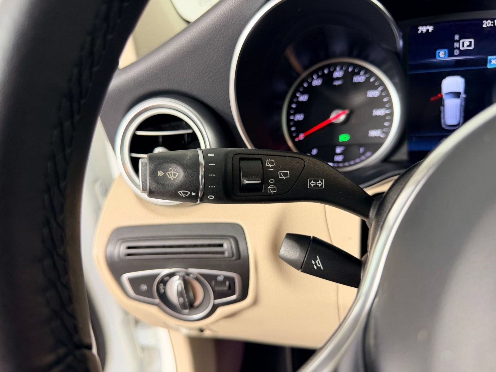 Used 2021 Mercedes-Benz GLC 300 4MATIC image 27