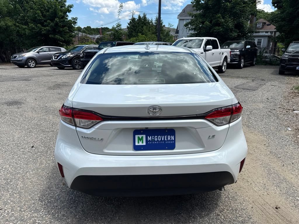 Used 2023 Toyota Corolla LE w/ LE Premium Package FWD image 5